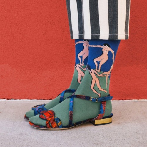 culturenlifestyle:  Sock Designs Inspired by Classical PaintingsInspired by classical masterpieces, such as Leonardo da Vinci’s Mona Lisa, Frida Kahlo’s self-portraits and Vincent van Gogh’s sunflowers, The Sock Drawer created this fun line of art