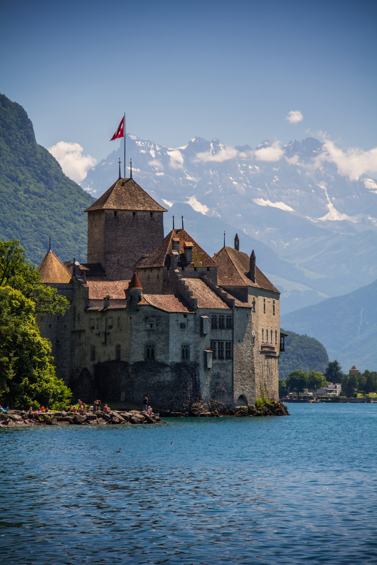 venus-luna:  czechthecount:    Château de Chillon     ☽☯☾   