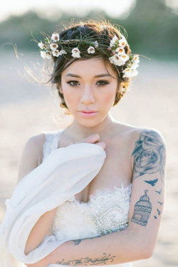 obscurena:    Tattooed  look absolutely beautiful in  wedding There’s absolutely no need to hide all those tattoos on that special day!  Read full article