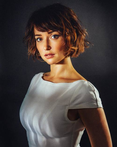 mumblo-number-five:  Milana Vayntrub