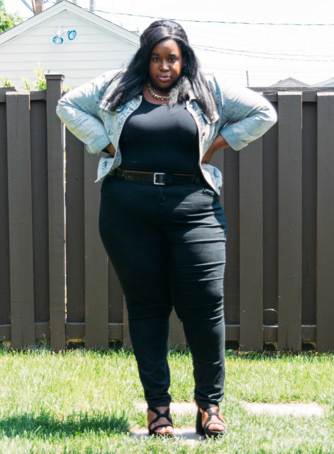 killerkurves:  xlbds:  Noir is my Summer Full look on the ✧blog✧ jean coat forever