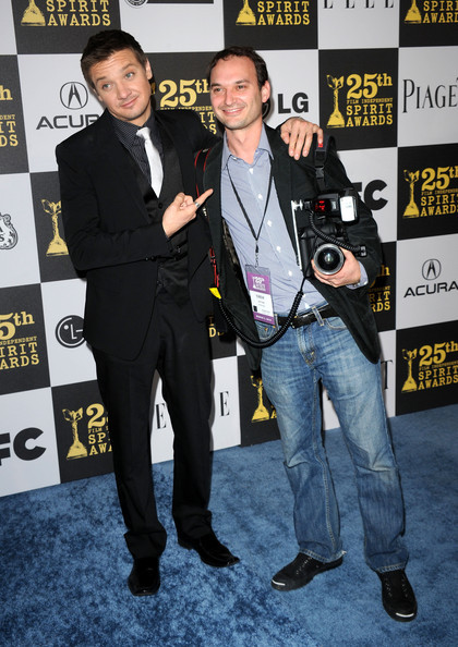 jeremyleerennerdotcom:jeremy renner and jeff vespa ‘the art of discovery’ book launch&nb
