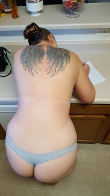 2Dirty30S:  A Few Kitchen Ass Pics 😍😍😍