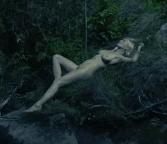 famous-nsfw-tub:  Kirsten Dunst topless &amp; naked. A fantastic feminine body