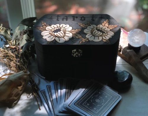 Roses Tarot Box by BlackbirdHaus