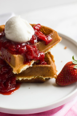 sweetoothgirl:Fluffy Belgian Waffles with