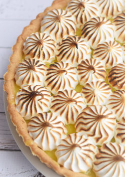 sweetoothgirl:  LEMON MERINGUE PIE