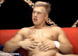 pecstitslover:  fak mah musselz r so hoooot
