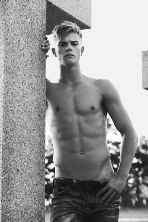 strangeforeignbeauty:  Mark Valge by Benuchi Photography | Male Model Scene