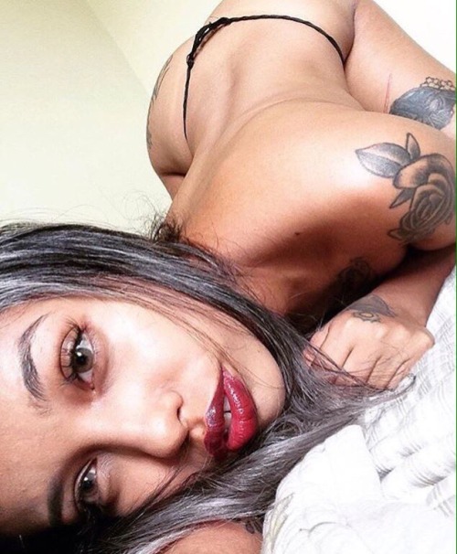 pussyconnoisseur6996:  Naughty Tatted Chick 😈