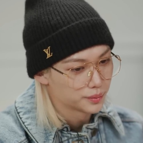 Lee Felix Lose My Breath Intro Icons.