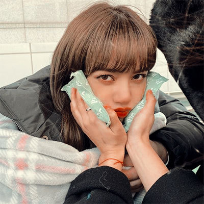 lalisa manoban iconslike or reblog if you save/or give credits to @pughloki on twitter