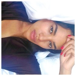 laleali:  Selfie life, no filters lol