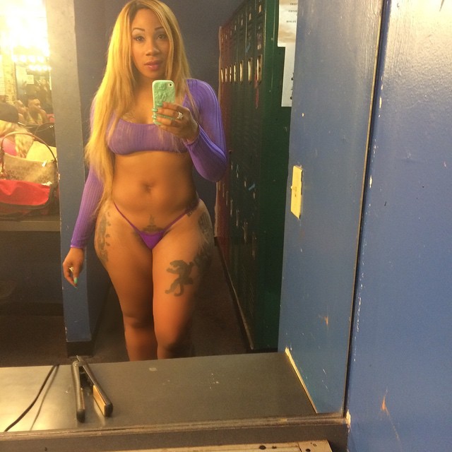 ratedthickent:  Big booty BUNZ