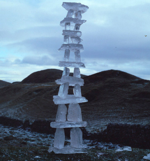 conflictingheart: Andy Goldsworthy,  meditative ice sculptures An artist who makes “earthworks”, he collaborates with nature to create sculpture that is serene and meditative, reliant on time and weather, and as much about the material as it is about