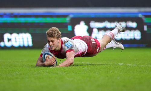 Sunday Stud!‍♂️The Future of Quins Is In Good Hands With Louis Lynagh.Woof, Baby!