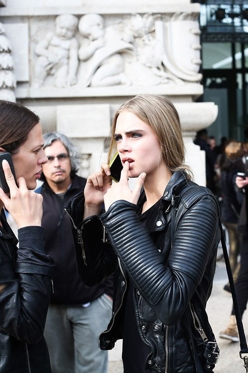 Sex zar-aa:  Cara Delevingne pictures