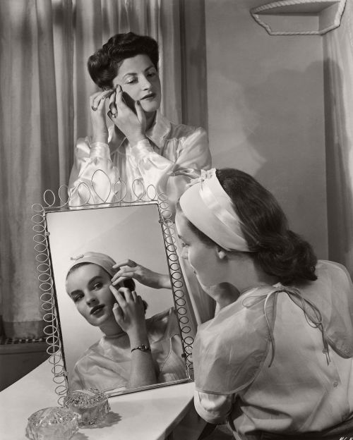 Rubinstein’s “Day of Beauty” program is shown in these pictures, which followed clients “shoot the w