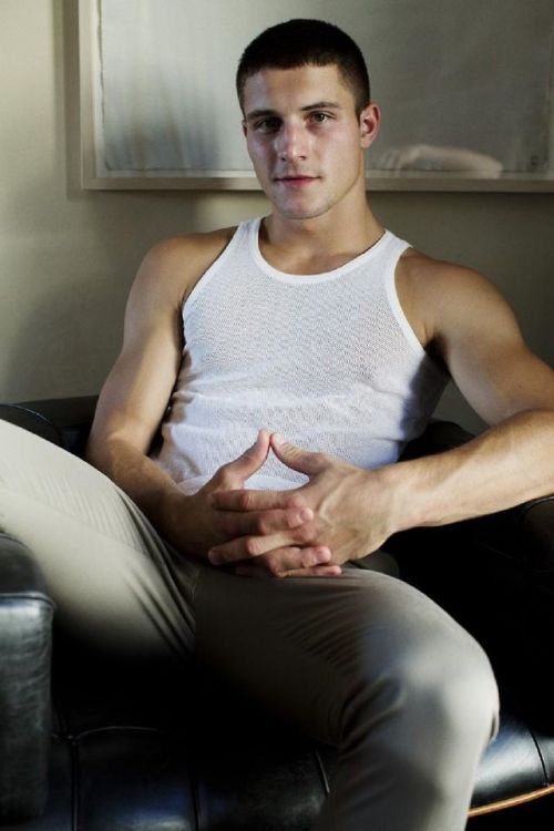 rawbeautyexpress:  Ben Howard by Doug Inglish http://rawbeautyexpress.tumblr.com/ 