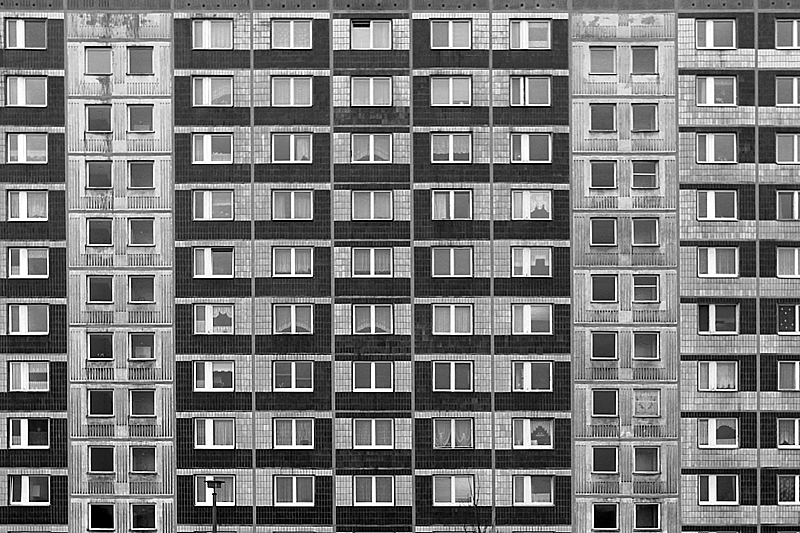 eastberliner:  berlin plattenbau pattern . eastberlin 2008 