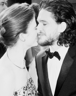 roselesliedaily:  Rose Leslie and Kit Harington