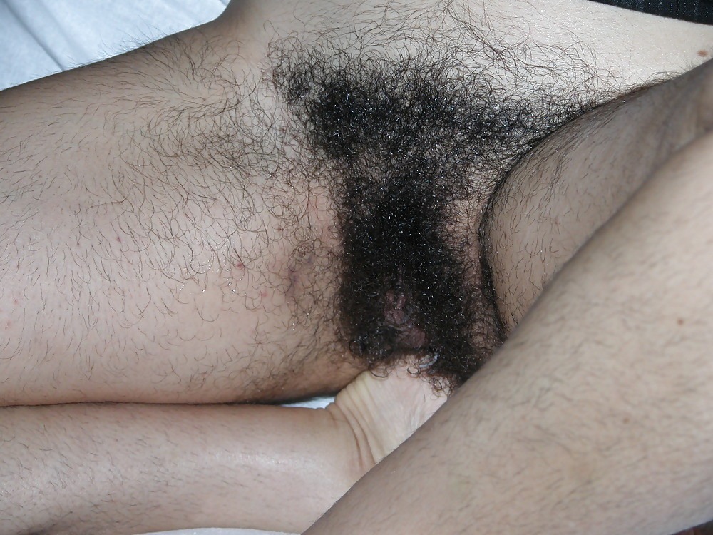 ifap-alot:  Super hairy amateurâ€¦fap, fap 