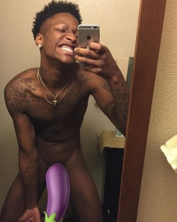 young-baitable-niggas:  raay50:  Finna just post shit😂  Follow baby daddy 😍😍 he straight tho 🙄