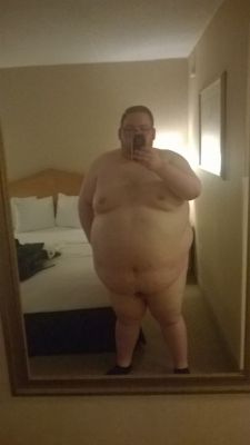 gordo4gordo4superchub:  chubstermike:  I re-blog pics that I like of fat gorgeous men like this sexy CHUB right here!!!   Yummy