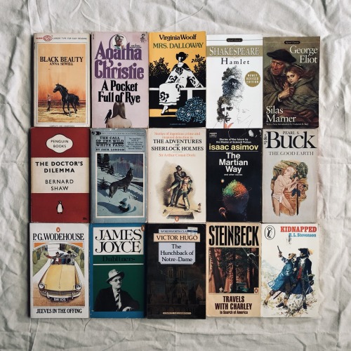 macrolit: Giveaway: We’re giving away 15 vintage classics by Virginia Woolf, James Joyce, Aga