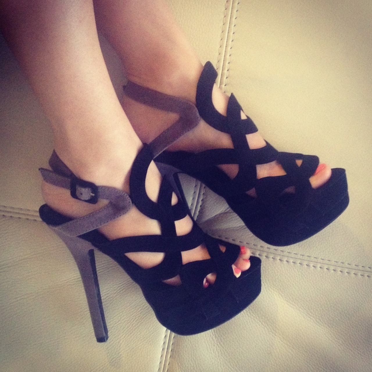 ilovecuteshoesblog:  WILD ROSE Black Gray Sandal at ILoveCuteShoes.com  Love these!!!