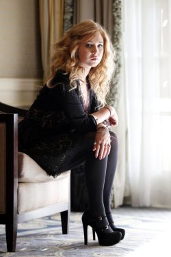 celebrity-pantyhose:  Juno Temple Stockings