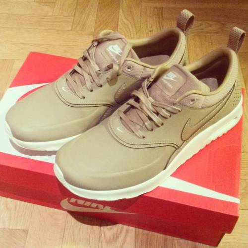 Nude @nikewomen #photography #photooftheday #newin #nike #workout #fitness #airmaxthea #nude #girl #