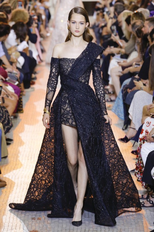 attackoftheclothes:Exclusively Glamorous! Starlit Carpet Gown for Elie Saab, Couture Fall 2018