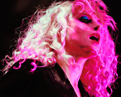 hayleywilliamsdaily:LONDON, UNITED KINGDON @ O2 ARENA (12/01)