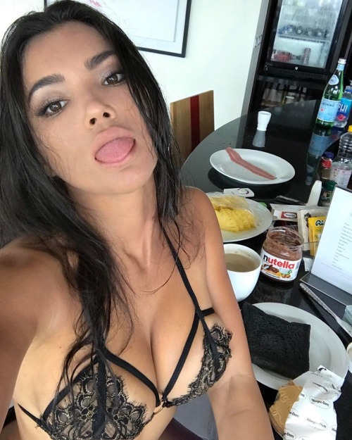 Porn Girls With Their Tongue Sticking Out photos