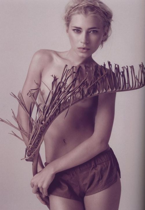 Daria by Laurence Ellis - wanted to remind you this fantastic shoot from the Mirage Magazine Nr1 Follow us on fb!