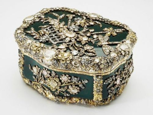 This 18th-century bloodstone box was made for King Frederick the Great of Prussia. It features almos
