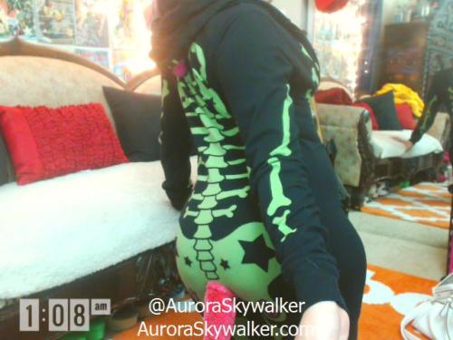 auroraskywalker:  Come chat with me online! Click Here