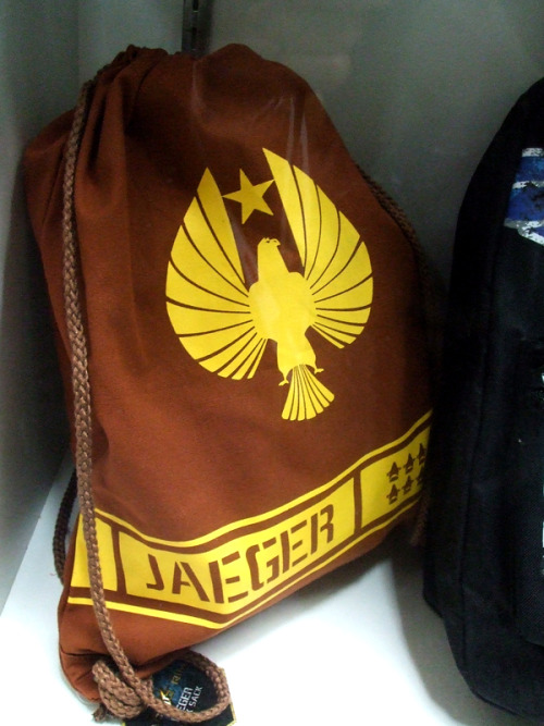 a-necessary-fiction:nellbailey:Pacific Rim Merchandise photographed at SDCC 2013