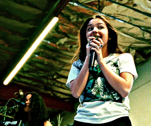 OLIVIA RODRIGO All-american Bitch (live From Rehearsal)