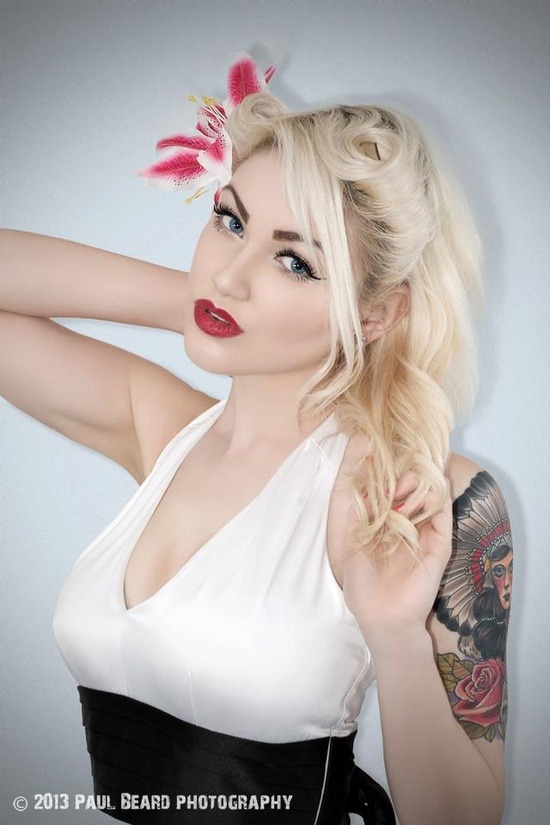 alternative-pinup:  Alternative Pinup girlPinup girl Twitter