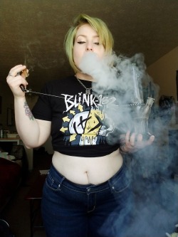 gosssamerskin:  I never see chubby stoners on my dash, n why is that??