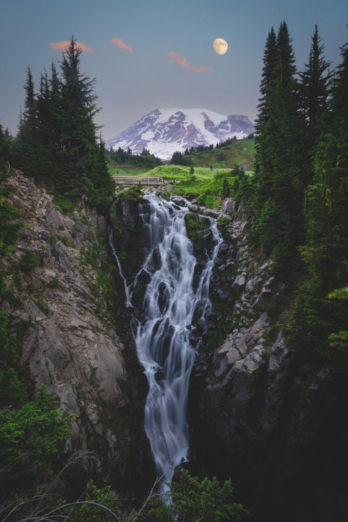 lsleofskye:  Mount Rainier, Washington, USA | Intricate