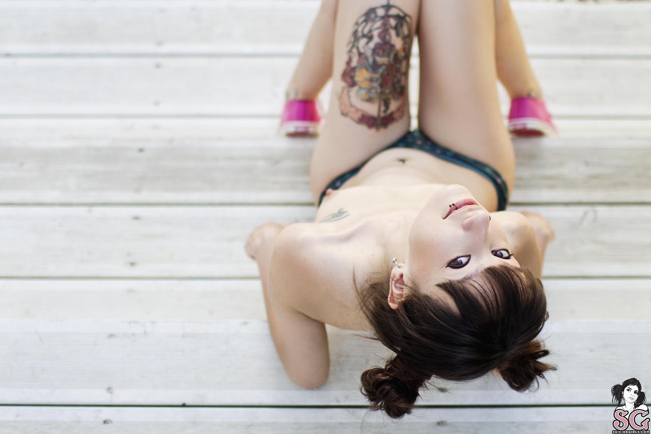 past-her-eyes:  Aeterna Suicide aeterna.suicidegirls.com whensorrowshootsherdarts