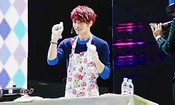 jaejoongies:   jae doing gwiyomi @ nanjing mini-concert/fanmeet aka goodbye life ｡：ﾟ(｡ﾉω＼｡)ﾟ･｡