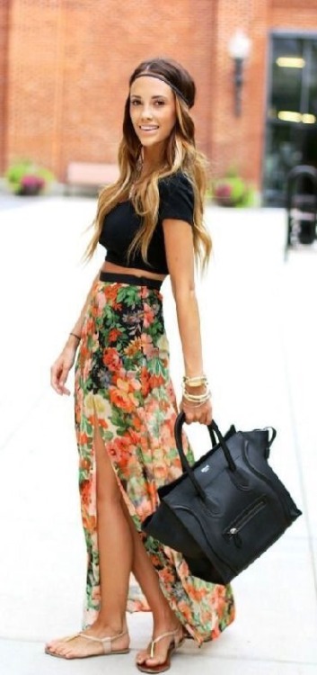 XXX maferila:  Maxi skirt and a crop top or tank photo