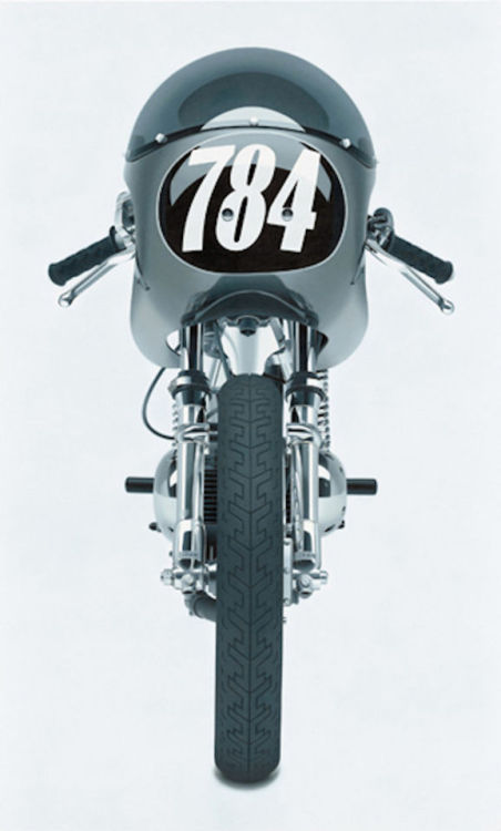 airows:  (via William Fisk’s Amazing Motorcycle Paintings « Airows) 
