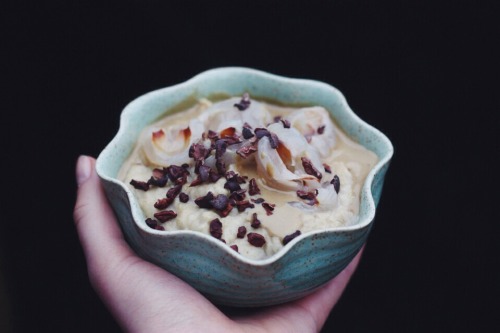 avocadomousse:  Halva Oatmeal with Tahini, Lychees and Cacao NIbs (recipe)