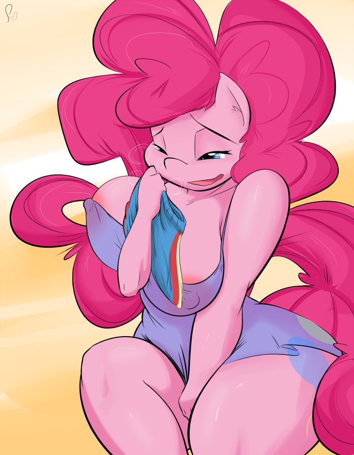 bubbleberrysanders:  Starting up Fetish Fridays! It’s a late first installment,