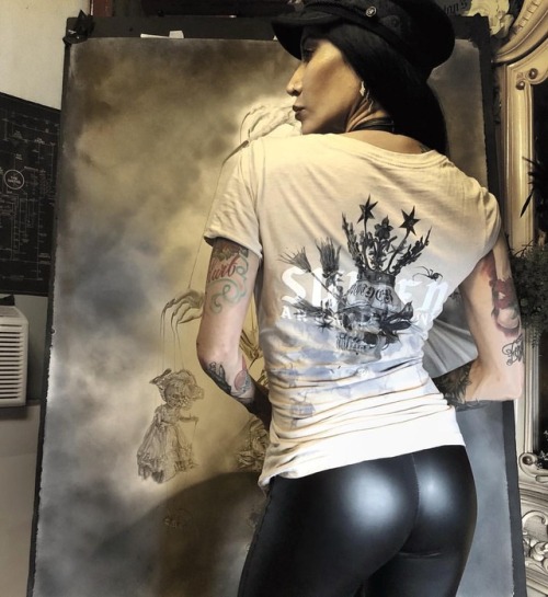 Hey witches, I’ve just received these thin and form fitting #Sullen shirts with my mother #skull for